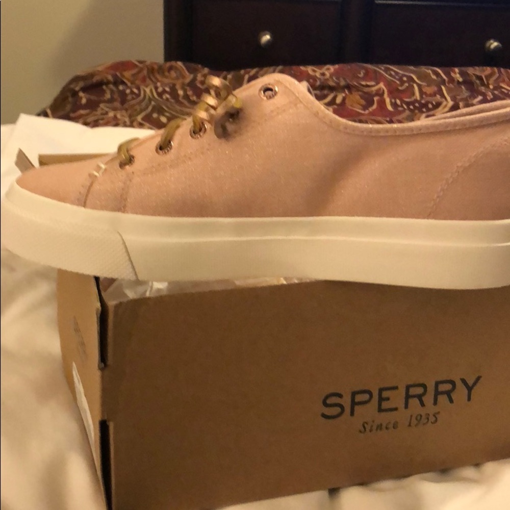 Sperry womans shoes